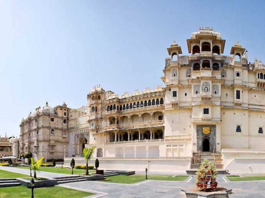 3 Days Private Udaipur Tour - Private driver + English guide: why it changes the whole experience