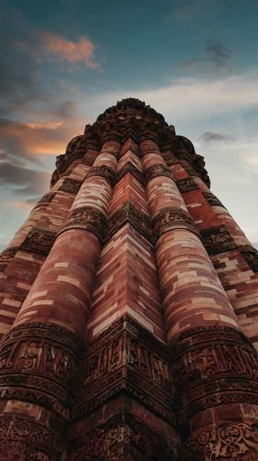 A full-day tour of Old & New Delhi Monument Express Entry - Price and Value: Why $16 for Up to 5 Can Make Sense