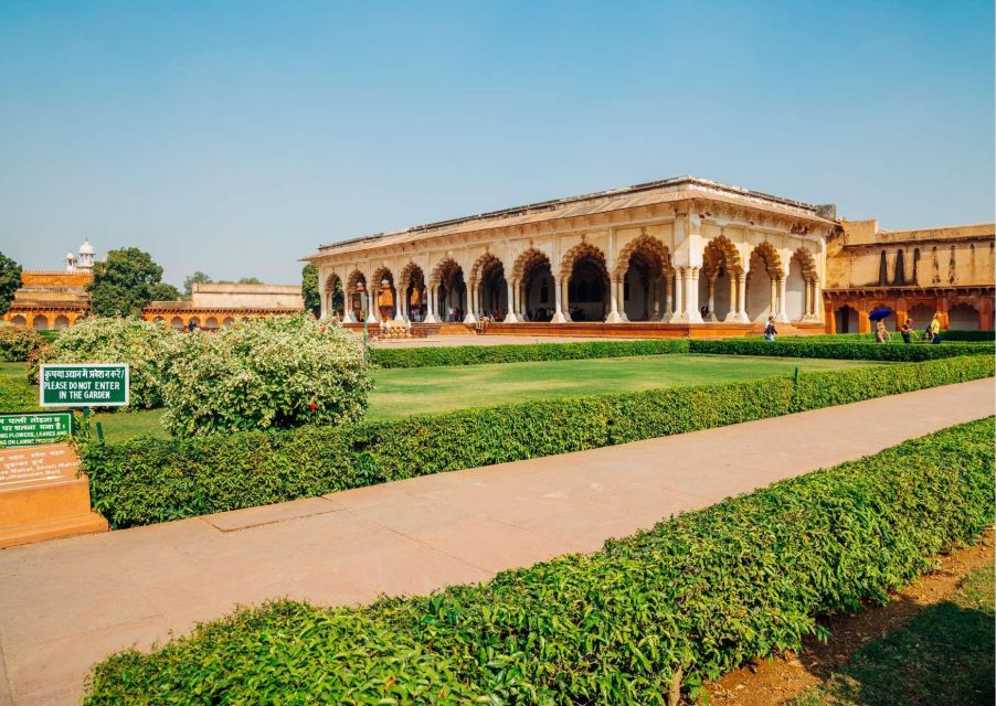 Agra: Agra Fort Skip-the-line ticket with Full Guided Tour - Languages and the One Potential Problem: Double-Check Your Selection