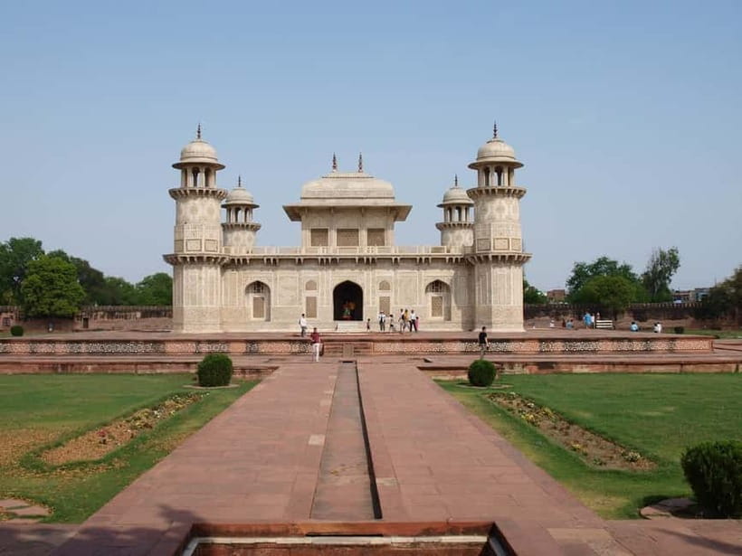 Agra: Guided City Tour Taj Mahal Agra Fort & Baby Taj by Car - Agra Fort after the Taj: a different side of Mughal power
