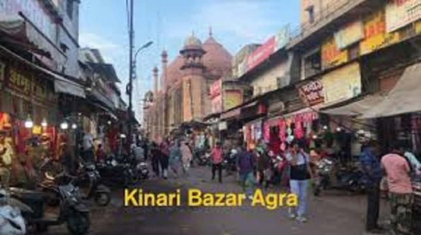 Agra : Old Bazar & Kinari Bazar Heritage Walking Tour. - Jama Masjid: 17th-century sandstone, courtyard, and zigzag domes