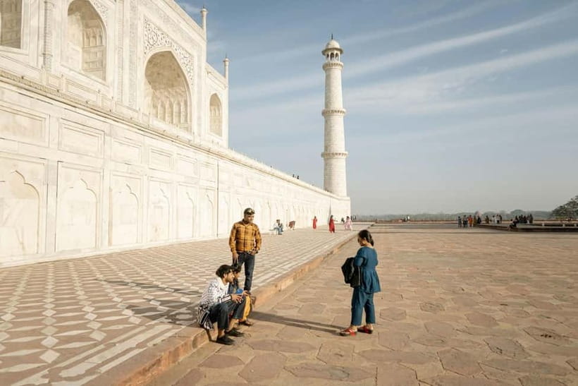 Agra: Private Sightseeing Half-Day Tour with Guide by Car - Arriving in Agra without the stress: pickup and a 5-hour rhythm