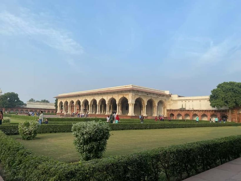 Agra: Private Sightseeing Half-Day Tour with Guide by Car - Agra Fort UNESCO stop: why a fort visit belongs after the Taj Mahal