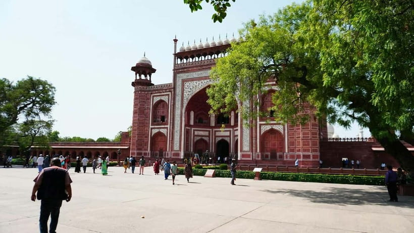 Agra: Private Sightseeing Half-Day Tour with Guide by Car - Price vs what you actually get for about $13