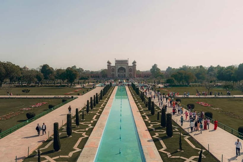Agra: Private Sightseeing Half-Day Tour with Guide by Car - Who this half-day Taj Mahal and Agra Fort tour suits best