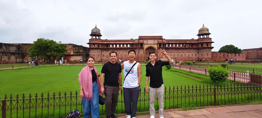 Agra: Skip-the-line Taj Mahal, Agra Fort & Baby Taj Day Tour - Express entry to the Taj Mahal, minus the queue