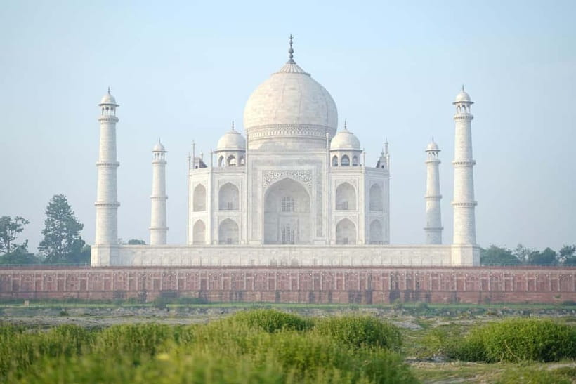 Agra: Taj Mahal Guided Tour with Photography & Rental Saree - Photo spots your guide will steer you toward