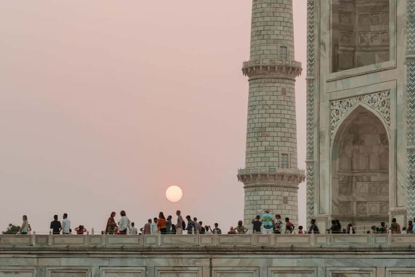 Agra: Taj Mahal Guided Tour with Photography & Rental Saree - Price and value: is $5 per person a real deal?