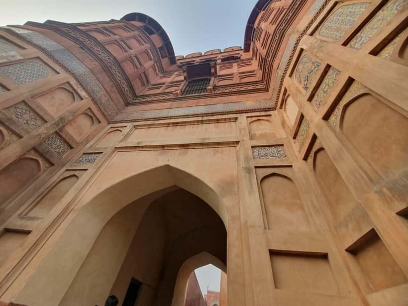 Agra: Taj Mahal Vip tickets with Professional Photographer - Price and value: why about $7 can be more meaningful than it sounds