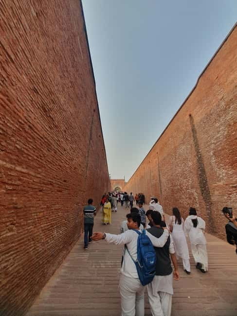 Agra: Taj Mahal Vip tickets with Professional Photographer - Should you book this Taj Mahal VIP + photographer tour?