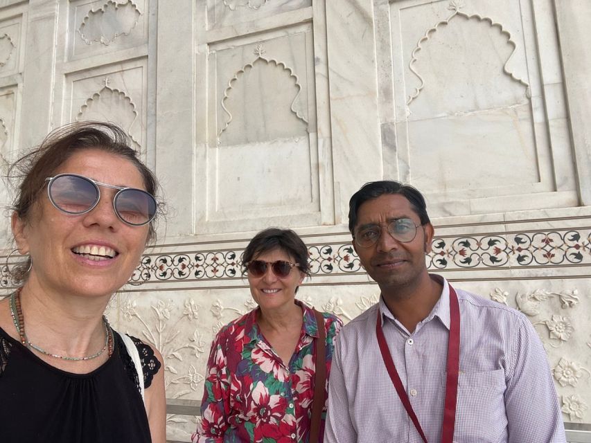 Agra: Tajmahal and Agra fort Entry tickets with Tour Guide - Meeting at Taj Mahal Entry Gate East: Simple, direct logistics