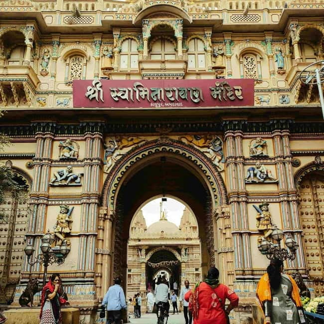 Ahmedabad Half Day Heritage Walking Tour - Poet Dalpatram Memorial Chowk: a quiet story break in the middle of the city