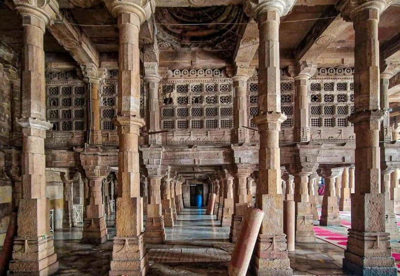 Ahmedabad Half Day Heritage Walking Tour - Shree Swaminarayan Mandir Kalupur: carvings, calm, and a strong beginning