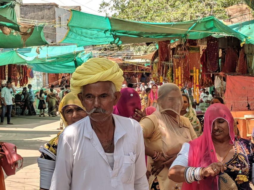 Ahmedabad: Private tour of city for cultural immersion - The small-group sedan setup that keeps the day comfortable