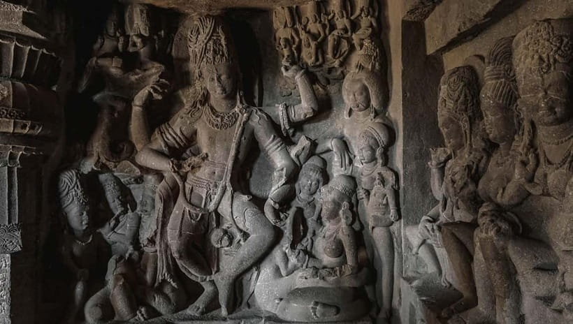 Ajanta & Ellora : Day Tour from Mumbai with Flight Tickets - Practical Packing Tips: Slippers, Umbrella, Flashlight, Snacks