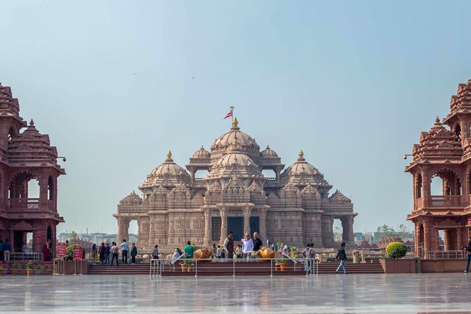 Akshardham Light & Fountain Show with Pick-up & Drop-off - The light and water show: what it is, what to expect, and what can slow you down