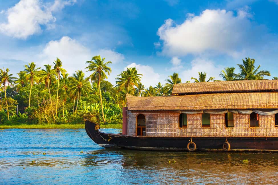 Alleppey / Alappuzha Houseboat Day Cruise with Lunch: Cochin - The houseboat experience: What clean and well-run feels like