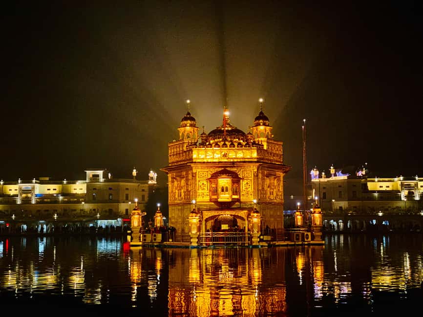 Amritsar Golden Temple- Night view walking tour - Night view Golden Temple: the calm part of Amritsar, up close