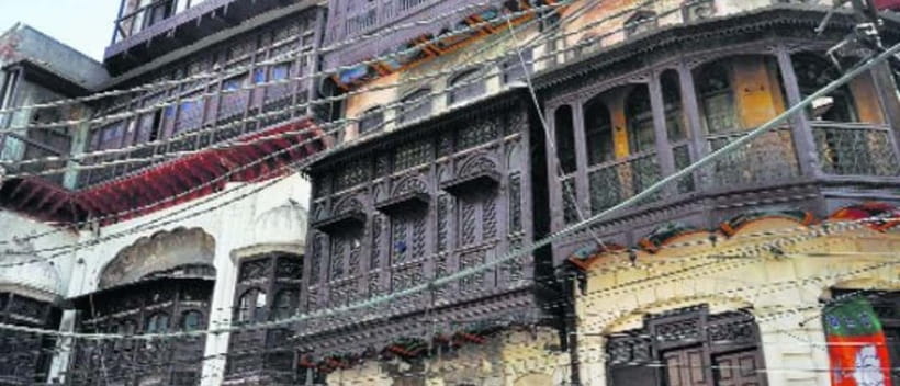 Amritsar Heritage Walk: "Back in Time" - Walking comfort: rain plans and narrow-street logistics