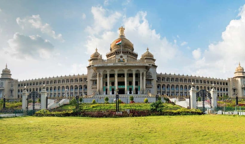 Bangalore City Tour: Explore Full-Day Sightseeing Trip - Lalbagh Botanical Garden: Quick Green Time and the Glasshouse Moment