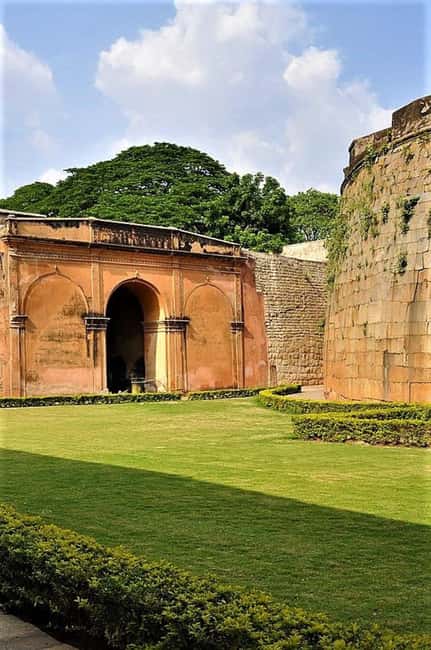 Bangalore City Tour: Lalbagh, Tipu Palace & Bull Temple - A tight 8-hour hit of Lalbagh, Tipu’s palace, and Nandi