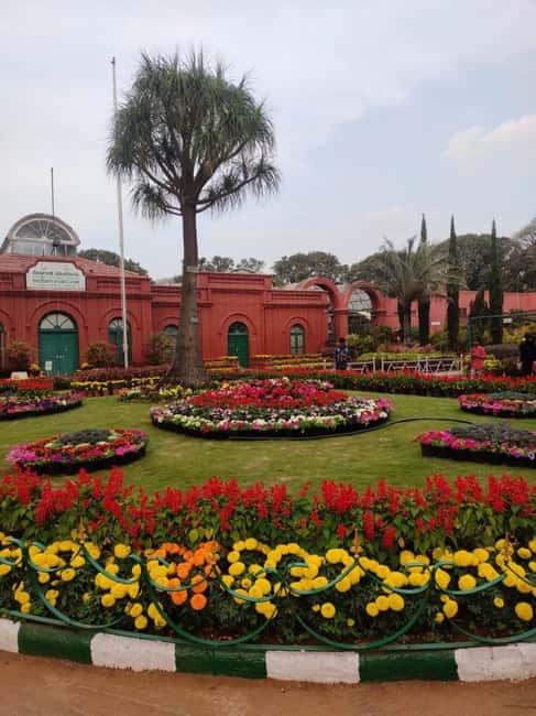 Bangalore City Tour: Lalbagh, Tipu Palace & Bull Temple - ISKCON Temple: another faith stop with guided context