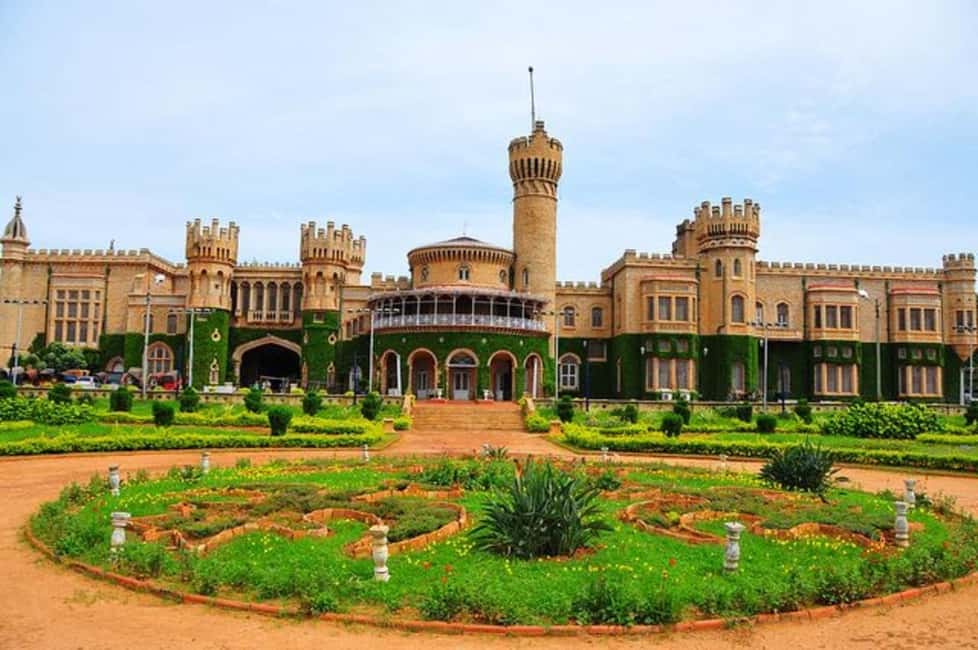 Bangalore City Tour: Walking, Palace & Temples - Bangalore Palace, Temples, and KR Market in One Day