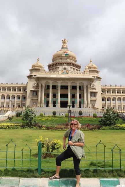 Bangalore City Tour: Walking, Palace & Temples - Cubbon Park and Vidhana Soudha: the green-and-colonial break