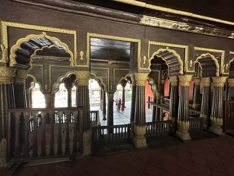 Bangalore: Palace, Temples, Fort & Markets Walking Tour - Tipu Sultan’s Summer Palace: teak, age, and quick orientation