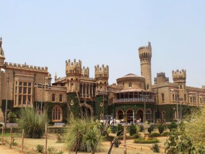 Bangalore: Private Full-Day City Tour w/ Lunch - ISKCON Temple: neo-classical spirituality and an easy first stop