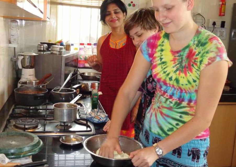 Bangalore: Traditional Cooking Classes & Dinner with Family - What Happens in 3 Hours: 5 Dishes, One Shared Table