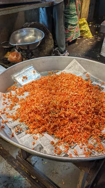 Bangalore Walking Tour KR Flower Market,Fort,Tippu palace - The guide factor: names you’ll hear, styles you’ll appreciate