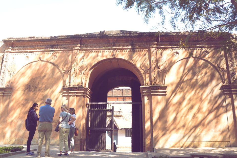 Bangalore: Walking Tour of Fort, Palaces, and Market - Your guide’s job: turning street corners into real Bangalore