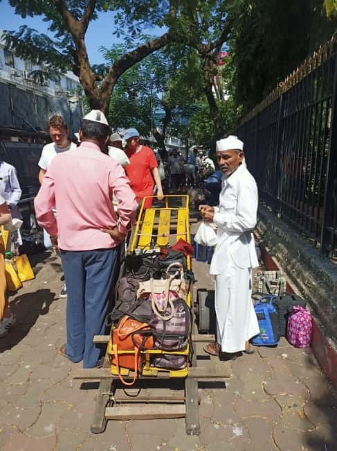 Best Combo Tour: Dabbawalas, Dhobi Ghat and Slum with Train - Local train rides: a short commute that changes your perspective