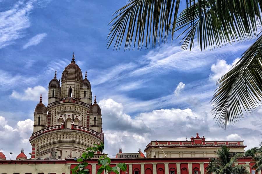 Build Your Own: Customizable Private Tour of Kolkata - Flower Market and St. Paul Cathedral: Market Energy Meets Quiet Grandeur
