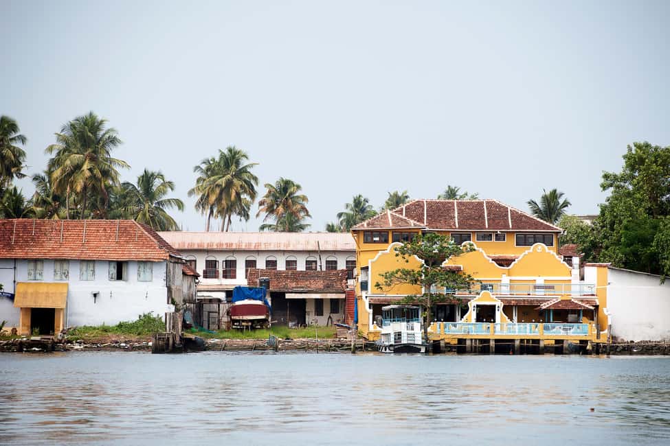 Cochin: 5-Day Private Tour of Munnar, Alleppey & Backwaters - Alleppey backwaters by houseboat: the slow-travel payoff day