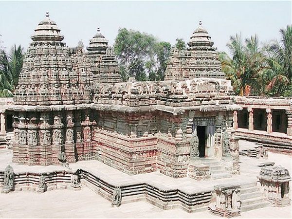 Day Excursion of Belur, Halebeedu & Shravanabelagola - Yediyur village breakfast: a small stop that can set the tone