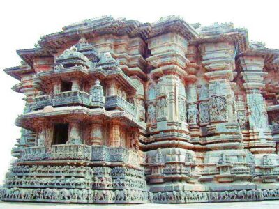 Day Excursion of Belur, Halebeedu & Shravanabelagola - 6:30am pickup, long drives, and how to pace your day