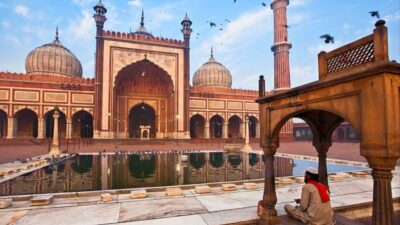 Delhi: 6-Hours Delhi Spiritual Sites With Famous Temples - Pickup and the half-day rhythm: how the day flows