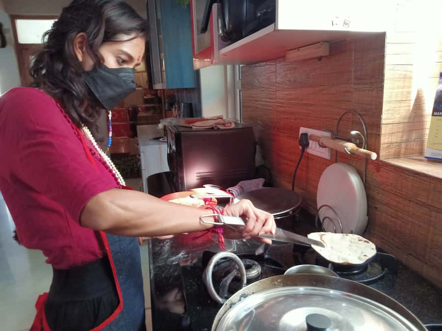 Delhi: AI Cooking Class and Much More in a Local Family Home - Safety, comfort, and solo traveler ease in a suburban Delhi setting
