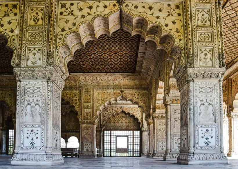 Delhi Airport to Taj Mahal Tour Instant Booking - Timing rules you should not ignore: Fridays and flight connections