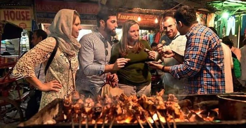 Delhi: Chandni Chowk & Spices Shoping Tour Through Tuk-Tuk - Sunehri Masjid area near Gurudwara Sis Ganj Sahib: see the corridor, not a detour