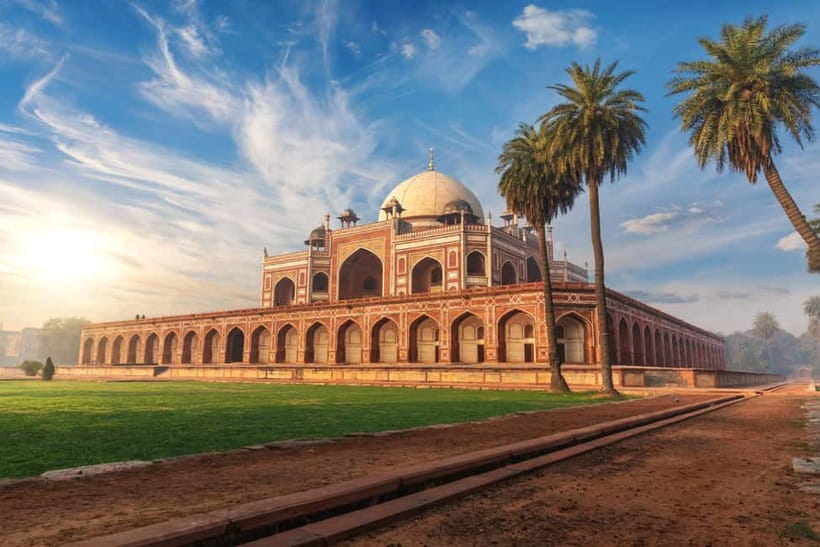 Delhi: Customizable Old and New Delhi Half or Full Day Tour - India Gate, Parliament area, and the idea of modern Delhi
