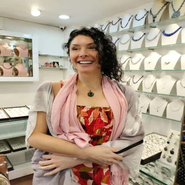 Delhi: Customized Shopping Tour with Female Consultant - Kinari Bazaar and Ballimaran: Borders, Embroidery, and the Jutti-Lovers Stop