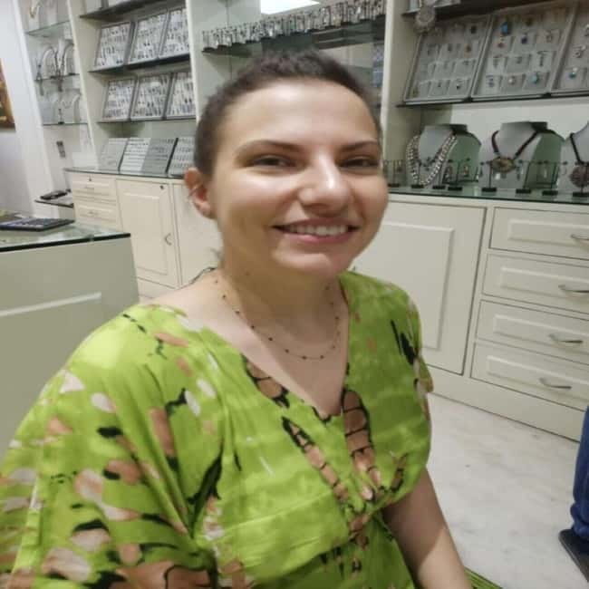 Delhi: Customized Shopping Tour with Female Consultant - Khari Baoli Spice Market: Wholesale Flavors and a Small Learning Session