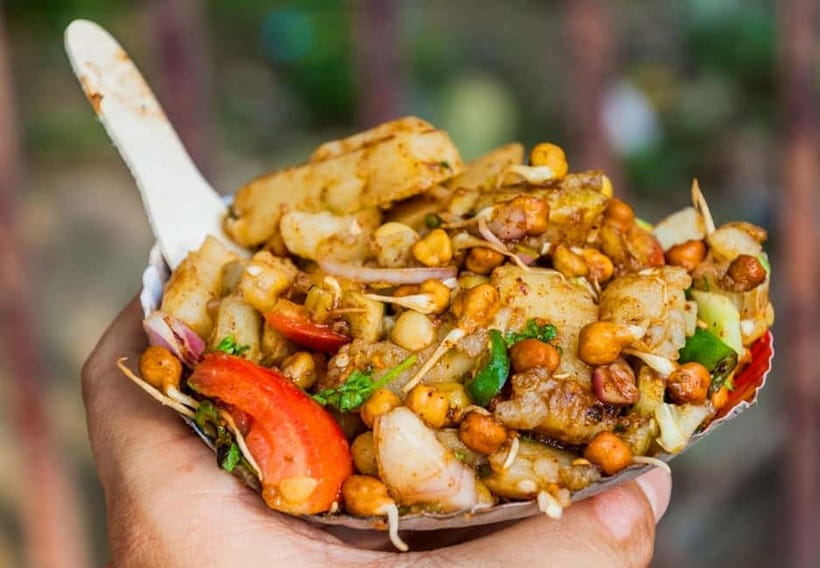 Delhi: Delhi Street Food Tour with Guide at Chandni Chowk - How the tour starts: hotel pickup into Old Delhi’s food lanes
