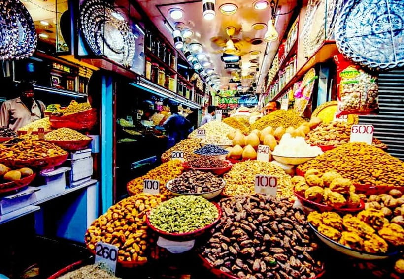 Delhi: Delhi Street Food Tour with Guide at Chandni Chowk - Markets, photos, and shopping time without losing the plot