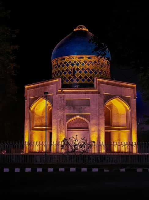 Delhi: Evening City Tour with Private Guide By Car - Rashtrapati Bhavan: lights, photos, and a sense of ceremony