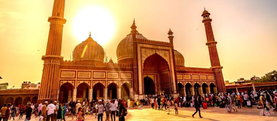 Delhi: Evening Tour of Old Delhi City with Guide - Jama Masjid: Courtyard Scale and a View From Above