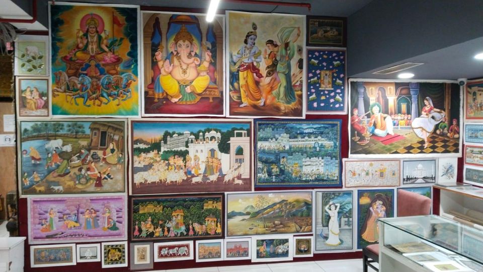 Delhi Exclusive Guided Shopping Tour in AC car and transfers - Handloom products: how to think beyond the label